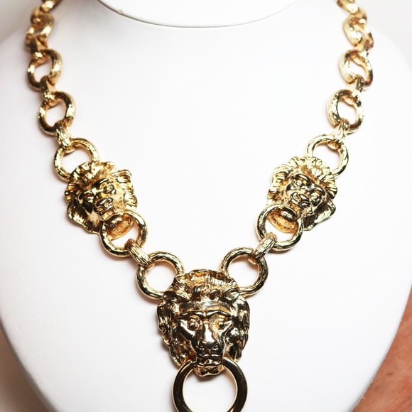 ✨ VINTAGE KJL Lion's Head Doorknocker Earrings 🌟 - Picture 12 of 16